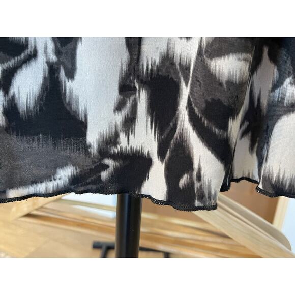 Lane Bryant black grey abstract embellished square neck short sleeve top - Picture 7 of 11